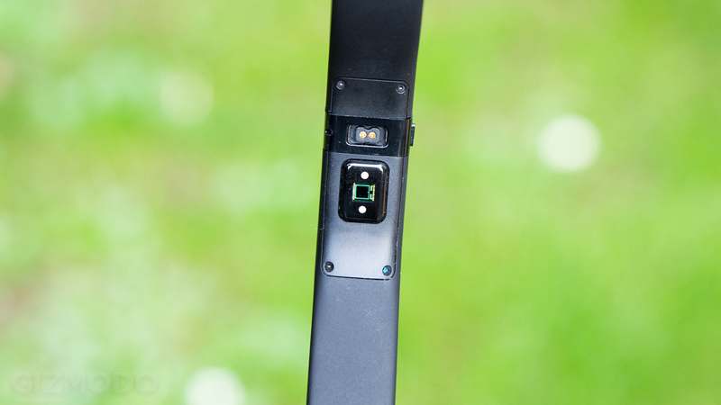 Illustration for article titled Fitbit Charge HR Review: This Is The One You Want